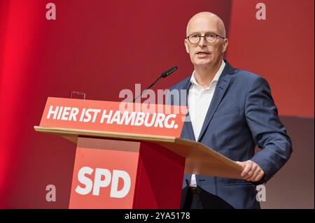 Hamburg, Deutschland. Oktober 2024. Peter Tschentscher (SPD), erster Bürgermeister von Hamburg, steht auf der Bühne während der SPD-Landesvertreterversammlung Hamburg. Quelle: Georg Wendt/dpa/Alamy Live News Stockfoto