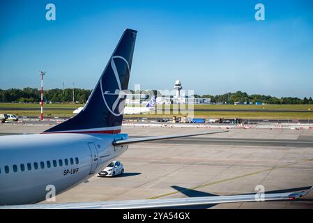 Warschau, Polnad, 12. August 2024, Heck des boeing-Flugzeugs mit PLL LOT polish Airlines Logo Stockfoto