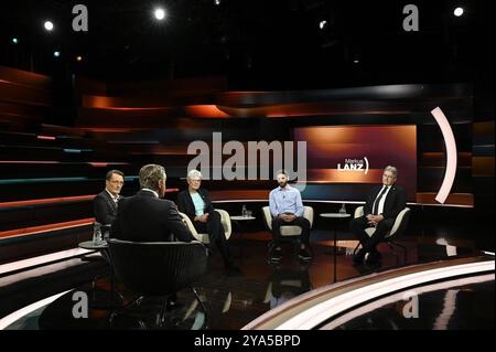 Talkrunde bei Markus Lanz , ZDF 10/24 her Karl Lauterbach, Markus Lanz, Antje Höning, Alon Gat und Gerhard Conrad v. li. Am 8. Oktober 2024 in Markus Lanz , ZDF TV Fernsehen Talkshow Talkshow Talk Show Deutschland deutsch deutscher deutscher Mann Frau Männer Politik Politiker SPD Bundesgesundheitsminister Gesundheitsminister Arzt Mediziner Journalistin Wissenschaftler Islamwissenschaftler Islamexperte Jurist Ex ehemaliger Agent Geheimagent BND Bundesnachrichtendienst Italien italienisch italienischer italienisch-deutscher Moderator Fotografie Fotograf Journalist Journalismus Stockfoto