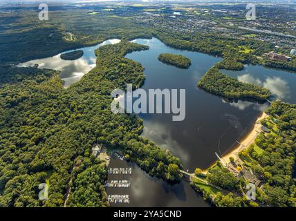 Luftbild, Sechs-Seen-Platte, Wald und Segelboot, Wedau, Duisburg, Ruhrgebiet, Nordrhein-Westfalen, Deutschland ACHTUNGxMINDESTHONORARx60xEURO *** Luftaufnahme, sechs Seen Platte, Wald und Segelboot, Wedau, Duisburg, Ruhrgebiet, Nordrhein-Westfalen, Deutschland ATTENTIONxMINDESTHONORARx60xEURO Stockfoto