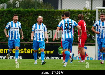 Bahlingen, Deutschland. September 2024. 0:1 f?r SV Stuttgarter Kickers durch per Lockl (SV Stuttgarter Kickers Nr. 21) Regionalliga S?dwest, Bahlinger SC vs. SV Stuttgarter Kickers, 12.10.2024 DFB/DFL-VORSCHRIFTEN VERBIETEN JEDE VERWENDUNG VON FOTOGRAFIEN ALS BILDSEQUENZEN UND/ODER QUASI-VIDEO/dpa/Alamy Live News Stockfoto