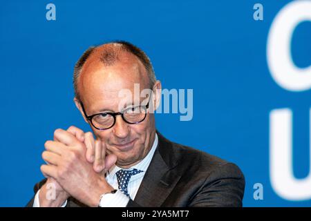 Augsburg, Bayern, Deutschland - 12. Oktober 2024: Parteikonferenz der CSU (Christlich-Sozialunion in Bayern) in Augsburg. Bundeskanzlerkandidat für die Bundestagswahl 2025 der CDU Friedrich Merz *** Parteitag der CSU in Augsburg. Kanzlerkanidat für die Bundestagswahl 2025 der CDU Friedrich Merz Credit: MB NEWS/Alamy Live News Stockfoto