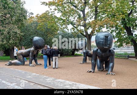 Miminka Krabbelnde Babys Skulpturen Prag Tschechische Republik Stockfoto