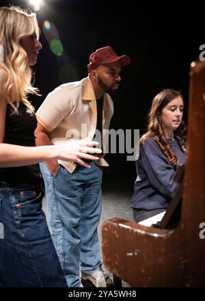 Adrian Hänsel und Aura Mitchell, West End Introducing, Shaw Theatre, London © Clarissa Debenham (Film Free Photography) / Alamy Stockfoto