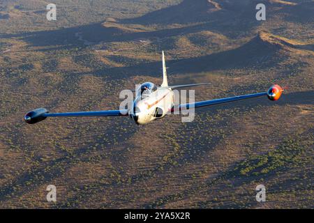 N161AZ Canadair CT-133 Silver Star Arizona Air National Guard Air zu Air über den Superstition Mountains Arizona Stockfoto