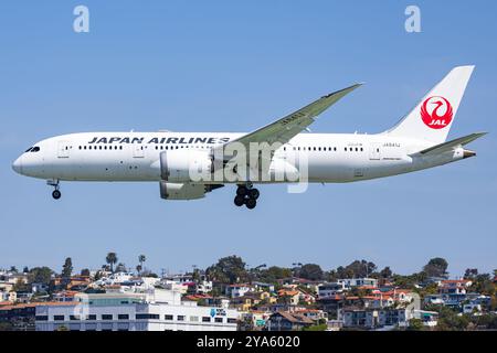 JA841J Japan Airlines Boeing 787-8 Dreamliner landet in San Diego SAN (KSAN) Stockfoto