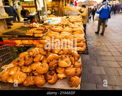 Brotstand, Mahane Yehuda Markt, Jerusalem, Israel, Naher Osten Stockfoto