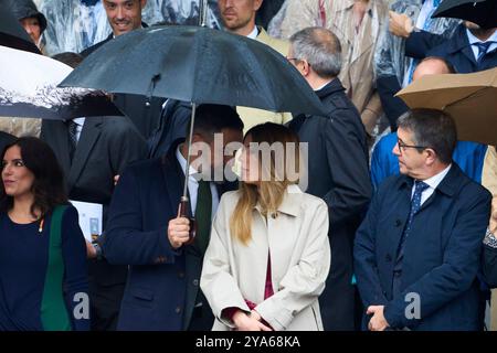 Madrid. Spanien. 20241012, Santiago Abascal, Lidia Bedman, Pepa Millan nimmt am 12. Oktober 2024 an der Militärparade zum Spanischen Nationalfeiertag auf dem Lealtad-Platz Teil Stockfoto