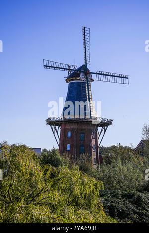 Norden, Ostfriesland, Deutschland. Eine der berühmten Windmühlen der ostfriesischen Stadt Norden, 5. Oktober 2024 Stockfoto