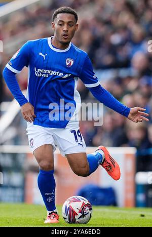 Lewis Gordon von Chesterfield während des Spiels der Sky Bet League Two im SMH Group Stadium in Chesterfield. Bilddatum: Samstag, 12. Oktober 2024. Stockfoto