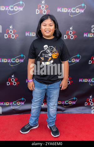 Los Angeles, USA. Oktober 2024. James Harden präsentiert Kidzcon-Förderprojekt Pop Drop im Rolling Greens Arts District, Los Angeles, CA, 11. Oktober 2024 Credit: Eugene Powers/Alamy Live News Stockfoto