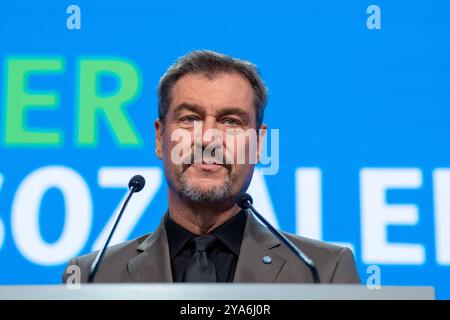 Augsburg, Bayern, Deutschland - 12. Oktober 2024: Markus Söder, Vorsitzender der CSU und Ministerpräsident von Bayern, hält eine Rede auf dem CSU-Parteitag 2024 in Augsburg *** Markus Söder, Vorsitzender der CSU und Ministerpräsident von Bayern, hält eine Rede auf dem CSU-Parteitag 2024 in Augsburg Stockfoto