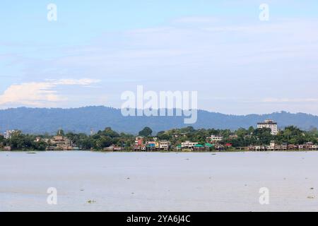 Die Schönheit von Rangamati in Bangladesch. Rangamati ist der Verwaltungssitz und die Stadt des Rangamati Hill District in den Chittagong Hill Tracts of Ban Stockfoto