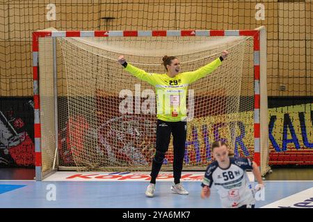 Bad Langensalza, Deutschland. Oktober 2024. Lena Ivancok (TW, Sport-Union Neckarsulm, #29) Jubel nach Parade. GER, Thüringer HC gegen Sport-Union Neckarsulm, 1. Handballbundesliga Frauen, 4. Spieltag, Spielzeit 2024/2025, 12.10.2024 Foto: Eibner-Pressefoto/Martin Herbst Credit: dpa/Alamy Live News Stockfoto