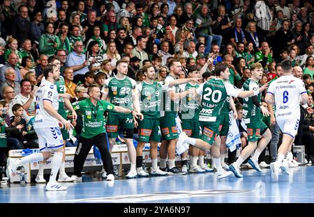 Goeppingen, Deutschland. Oktober 2024. FRISCH AUF Goeppingen, die Bank feiert ein Tor, frisch auf Goeppingen vs. VFL Gummersbach, Handball, 1. Bundesliga, 6. Spieltag, 2024/2025, 12.10.24, Eibner-Pressefoto/Andreas Ulmer Credit: dpa/Alamy Live News Stockfoto