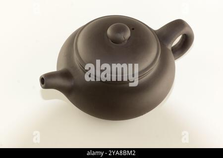 yixing Ton Tee Zubehör isoliert auf weißem Hintergrund Stockfoto