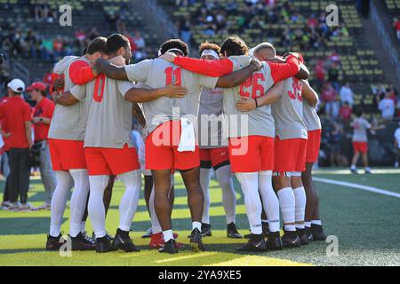 Eugene, Oregon, USA. Oktober 2024. Die Ojio State Wide Empfängergruppe vor dem NCAA Football Spiel zwischen den Ohio State Buckeyes und den Oregon Ducks in Eugene, Oregon. Steve Faber/CSM/Alamy Live News Stockfoto