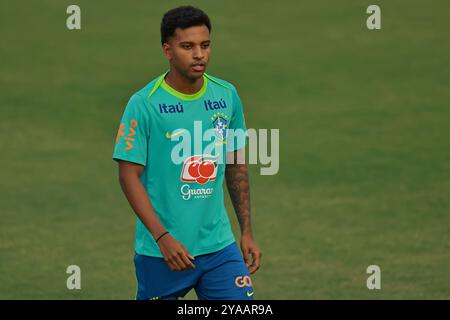 Brasilia, Brasilien. Oktober 2024. Rodrygo aus Brasilien, beobachtet während des Trainings im Bezerrao Stadiun in Gama, Brasilien, am 12. Oktober 2024. Das Team bereitet sich auf Peru in der 10. Runde der südamerikanischen Qualifikation zur FIFA Fussball-Weltmeisterschaft 2026 vor. Quelle: DiaEsportivo/Alamy Live News Stockfoto