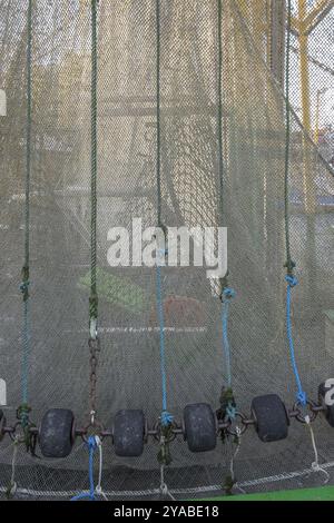 Fischernetze auf einem Garnelenschneider, Greetsiel, Krummhoern, Ostfriesland, Niedersachsen, Deutschland, Europa Stockfoto