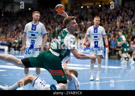 Erik Persson (frisch auf Goeppingen, #22), setzt sich erfolgreich am Kreis durch, frisch auf Goeppingen vs. VFL Gummersbach, Handball, 1. Bundesliga, 6. Spieltag, 2024/2025, 12.10.24, Eibner-Pressefoto/Andreas Ulmer Stockfoto