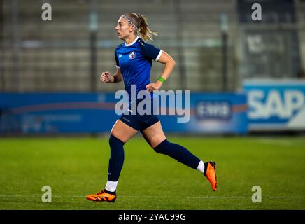 Potsdam, Deutschland. Oktober 2024. Fußball, Frauen: Bundesliga, 1. FFC Turbine Potsdam - SGS Essen, 6. Spieltag, Karl-Liebknecht-Stadion, Potsdamer Flavia Lüscher. Quelle: Soeren Stache/dpa/Alamy Live News Stockfoto