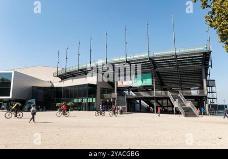 Bregenz Vorarlberg Österreich 19. September 2024 Rückansicht der Sitzplätze der Bregenzer Festspiele Seebühne oder schwimmenden Bühne am und am Bodensee. oper, Kultur, Veranstaltungsort, Amphitheater, bodensee, Stockfoto