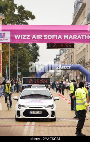 Sofia, Bulgarien. 13. Oktober 2024. Ziel des jährlichen Marathons, gesponsert von Wizz Air in der bulgarischen Hauptstadt Sofia. Quelle: Ognyan Yosifov/Alamy Live News Stockfoto