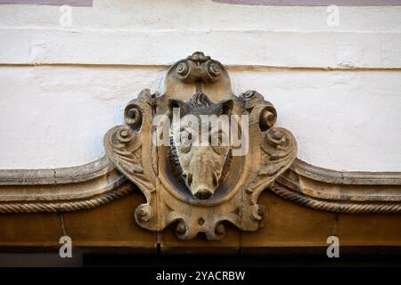 Straßenszenen und Details aus Colmar, Elsass, Frankreich und Europa zeigen die historische und farbenfrohe Natur der Stadt. Stockfoto