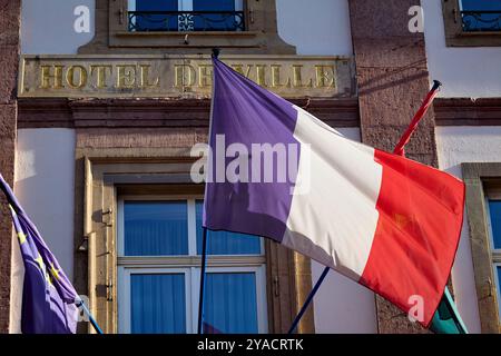 Straßenszenen und Details aus Colmar, Elsass, Frankreich und Europa zeigen die historische und farbenfrohe Natur der Stadt. Stockfoto