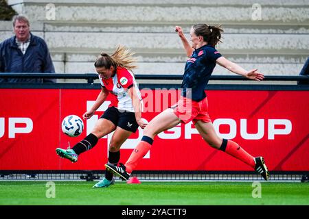 Rotterdam - Romee van de lavoir von Feyenoord Rotterdam während der dritten Runde der Azerion Vrouwen Eredivisie in der Saison 2024/2025. Das Spiel findet zwischen Feyenoord V1 und FC Utrecht V1 bei Nieuw Varkenoord am 13. Oktober 2024 in Rotterdam statt. (VK Sportphoto/Danny de Groot) Credit: Yannick Verhoeven/Alamy Live News Stockfoto