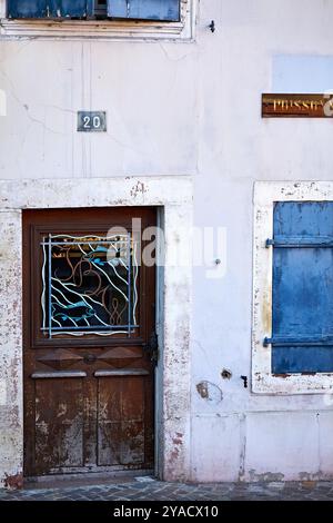 Straßenszenen und Details aus Colmar, Elsass, Frankreich und Europa zeigen die historische und farbenfrohe Natur der Stadt. Stockfoto