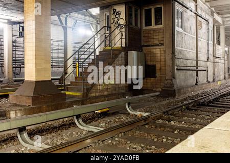 U-Bahn-Station Nordbahnhof die U-Bahn-Tunnel führen vom U-Bahnhof Nordbahnhof. Berlin, Deutschland. Berlin Nordbahnhof Berlin Deutschland Copyright: XGuidoxKoppesxPhotox Stockfoto