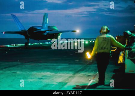 EAST CHINA SEA (5. Oktober 2024) Ein US Marine Corps F-35B Lightning II, das der Marine Fighter Attack Squadron (VMFA) 225, 15. Marine Expeditionary, zugewiesen wurde Stockfoto