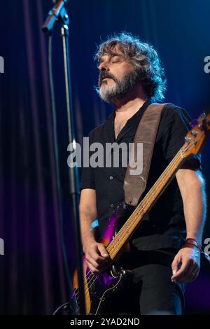 20 mil Personas acuden al concierto de Arde Bogotá, Viva Suecia y Nunatak en Zaragoza. Fiestas del Pilar. 11 Oktubre 2024. Espacio Zity. Stockfoto