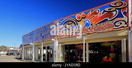 Henry Danter's Treasure Island Amusement Parks Arcade in Barry Island, Südwales, Großbritannien. Vom Oktober 2024. Stockfoto