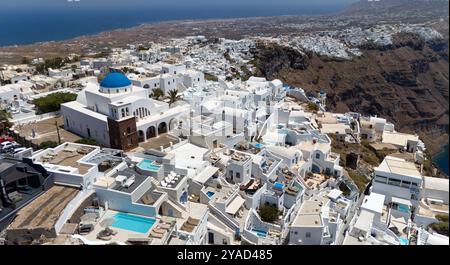 Blick auf das Dorf Imerovigli auf der Insel Santorin, Griechenland Stockfoto