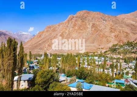 Panoramablick auf die Stadt Khorog. Chorog liegt an der Pamir-Autobahn in Gorno-Badakhshan, Tadschikistan. Stockfoto