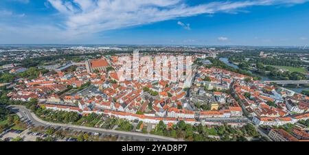 Ausblick auf die Industrie- und Hochschulstadt Ingolstadt in Oberbayern die bayerische Großstadt Ingolstadt an der Donau im Luftbild Ingolstadt Kunett Stockfoto