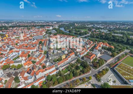 Ausblick auf die Industrie- und Hochschulstadt Ingolstadt in Oberbayern die bayerische Großstadt Ingolstadt an der Donau im Luftbild Ingolstadt Kunett Stockfoto