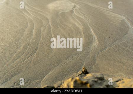 Gorai-Madhumati-Fluss von Bangladesch. Sand im Fluss. Irgendwie wie eine Hintergrundstruktur. Stockfoto