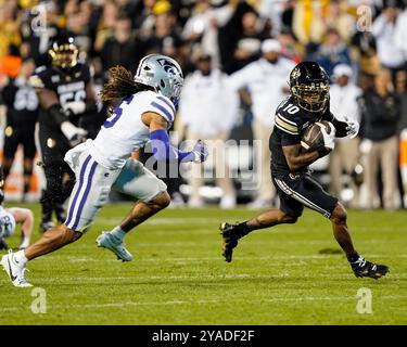 12. Oktober 2024: Der Colorado Buffaloes Wide Receiver LaJohntay Wester (10) holt sich in der zweiten Hälfte des Fußballspiels zwischen Colorado und Kansas State in Boulder, CO. Derek Regensburger/CSM. Stockfoto