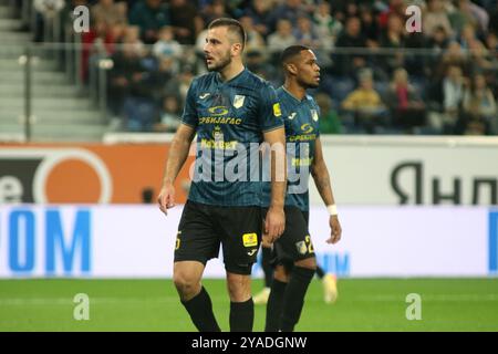 Sankt Petersburg, Russland. Oktober 2024. Djordje Crnomarkovic (5) von Vojvodina, der während des Fußballspiels der Winline Super Series zwischen Zenit Sankt Petersburg und Vojvodina Serbien in der Gazprom Arena zu sehen war. Endpunktzahl: Zenit 4:1 Vojvodina. (Foto: Maksim Konstantinov/SOPA Images/SIPA USA) Credit: SIPA USA/Alamy Live News Stockfoto