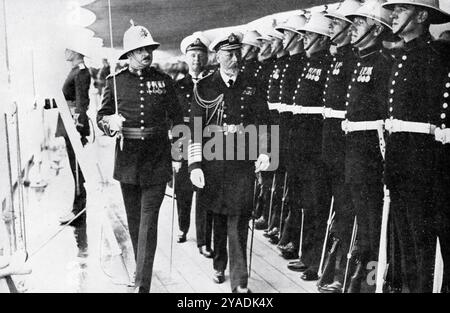 König George V., HMS Hood, Inspektion der Heimflotte, Weymouth, August 1932. Stockfoto