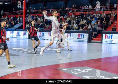 (C) Denis TRASFI / MAXPPP - à Ivry sur seine au Stade Auguste-Delaune le 27-09-2024 - Handball Liqui Moly Starligue / Union Sportive d'Ivry Handball V Stockfoto