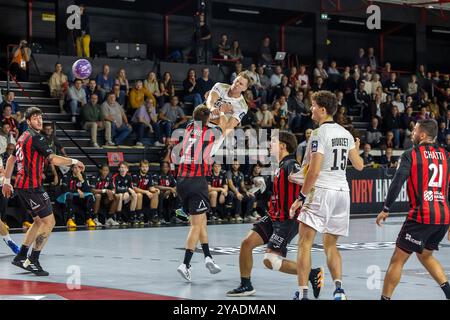 (C) Denis TRASFI / MAXPPP - à Ivry sur seine au Stade Auguste-Delaune le 27-09-2024 - Handball Liqui Moly Starligue / Union Sportive d'Ivry Handball V Stockfoto