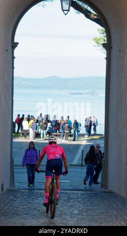 Radrennen in Montefiascone, Provinz Viterbo, Region Latium, Italien. Oktober 2024 Stockfoto