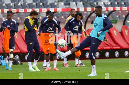 Brüssel, Belgien Oktober 2024. Frankreichs Marcus Thuram wurde während eines Trainings der französischen Fußballnationalmannschaft im ROI Baudoin Stadion in Brüssel am Sonntag, den 13. Oktober 2024, in Aktion gezeigt. Die französische Nationalmannschaft spielt morgen gegen die Red Devils, für die UEFA Nations League 2025. BELGA FOTO VIRGINIE LEFOUR BELGA FOTO VIRGINIE LEFOUR Credit: Belga Nachrichtenagentur/Alamy Live News Stockfoto