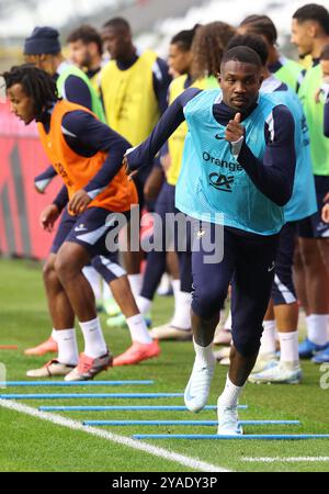 Brüssel, Belgien Oktober 2024. Frankreichs Marcus Thuram wurde während eines Trainings der französischen Fußballnationalmannschaft im ROI Baudoin Stadion in Brüssel am Sonntag, den 13. Oktober 2024, in Aktion gezeigt. Die französische Nationalmannschaft spielt morgen gegen die Red Devils, für die UEFA Nations League 2025. BELGA FOTO VIRGINIE LEFOUR BELGA FOTO VIRGINIE LEFOUR Credit: Belga Nachrichtenagentur/Alamy Live News Stockfoto