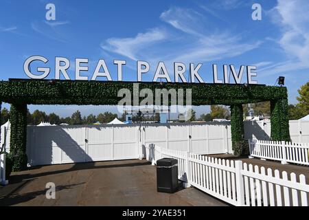 IRVINE, KALIFORNIEN - 11. OCT 2024: Great Park Live ist ein temporäres Amphitheater im Great Park, das Live-Musik und en bietet Stockfoto