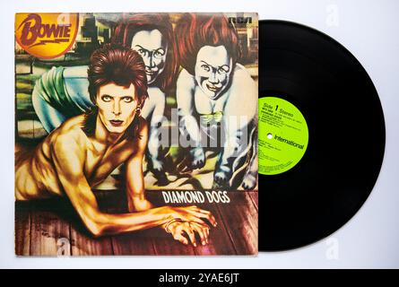 LP-Cover und Vinyl von Diamond Dogs, dem achten Studioalbum von David Bowie, das 1974 veröffentlicht wurde Stockfoto